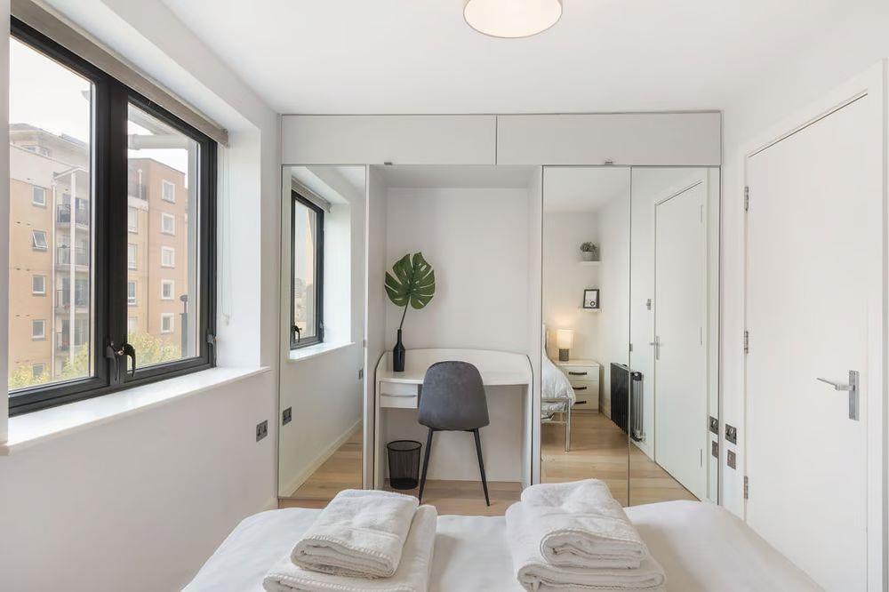 Spacious office room at Newport Avenue - For Sale 