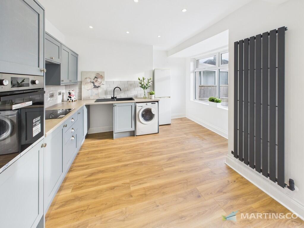 CAM02318G0-PR0569...