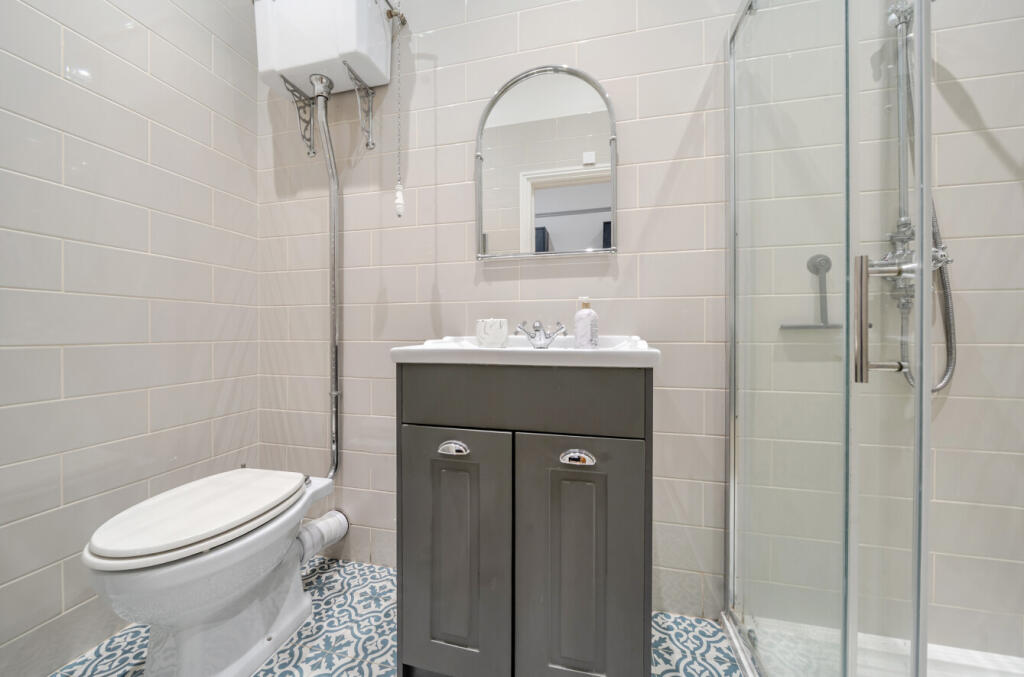 1372154-4-68ff6ff...