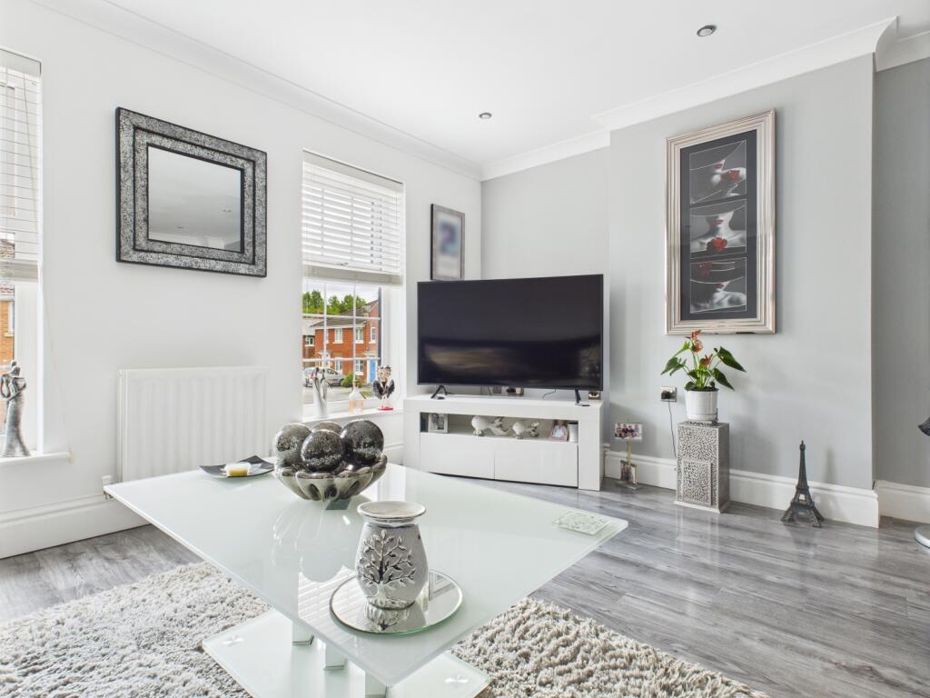 CAM03729G0-PR0088-STILL023