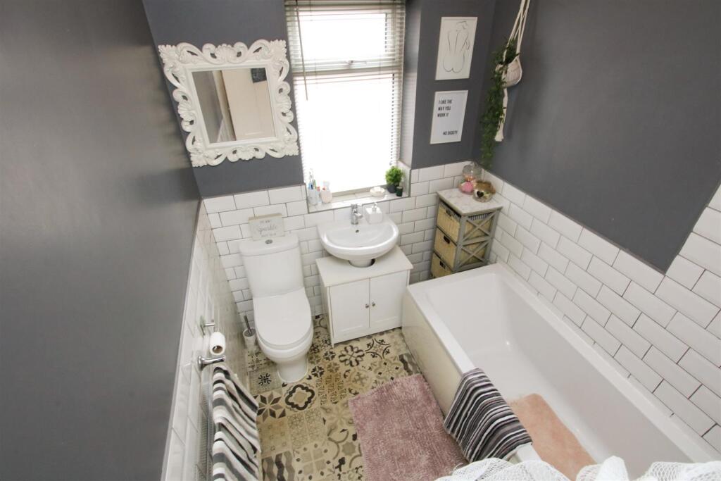HOUSE BATHROOM