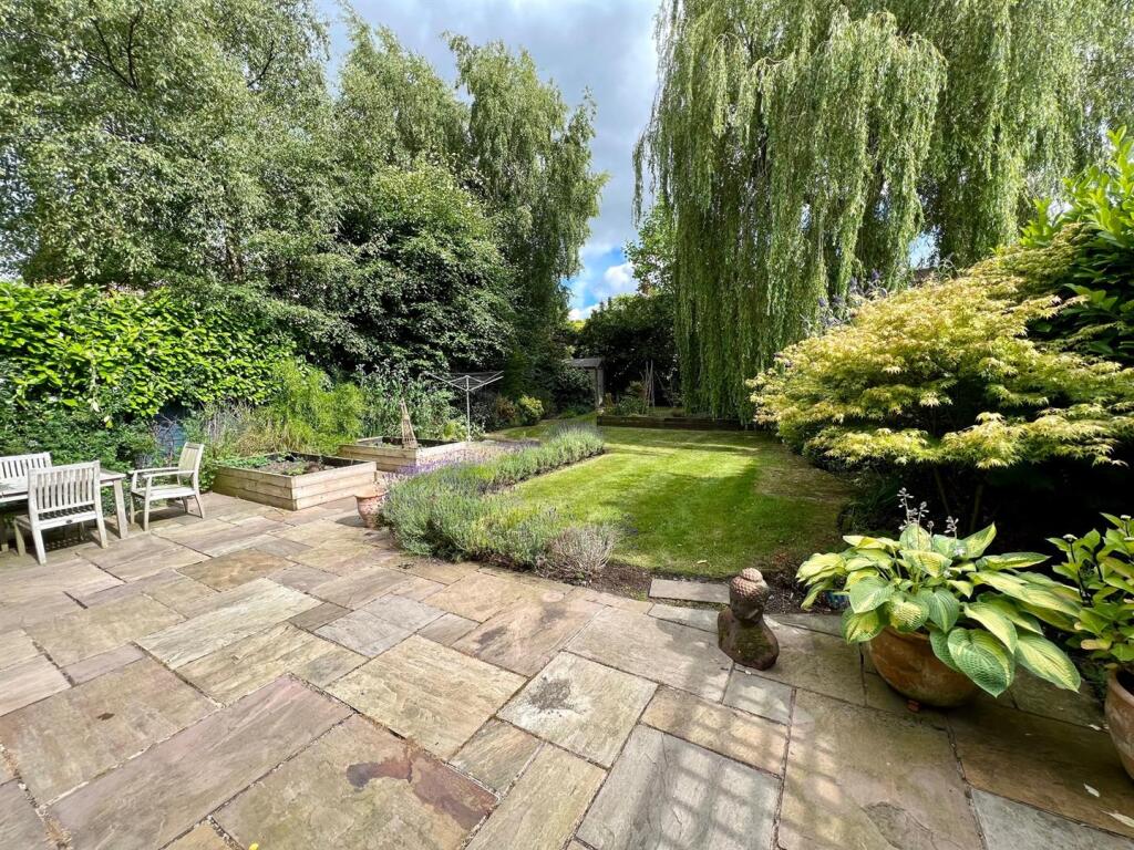 Clifton20.Garden...jpg