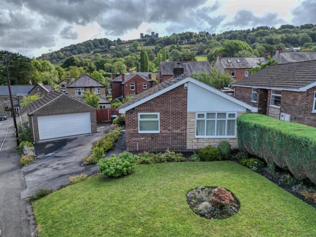 Drone - close-up, front of house and driveway.jpg