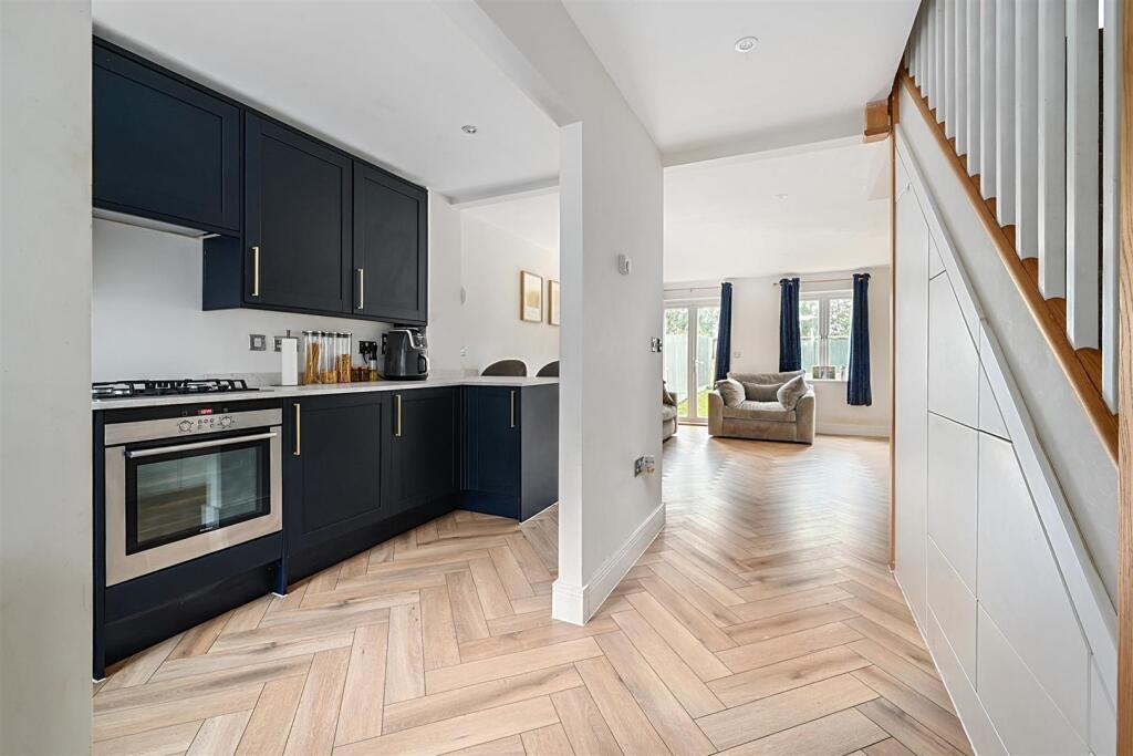Kitchen 3.jpg