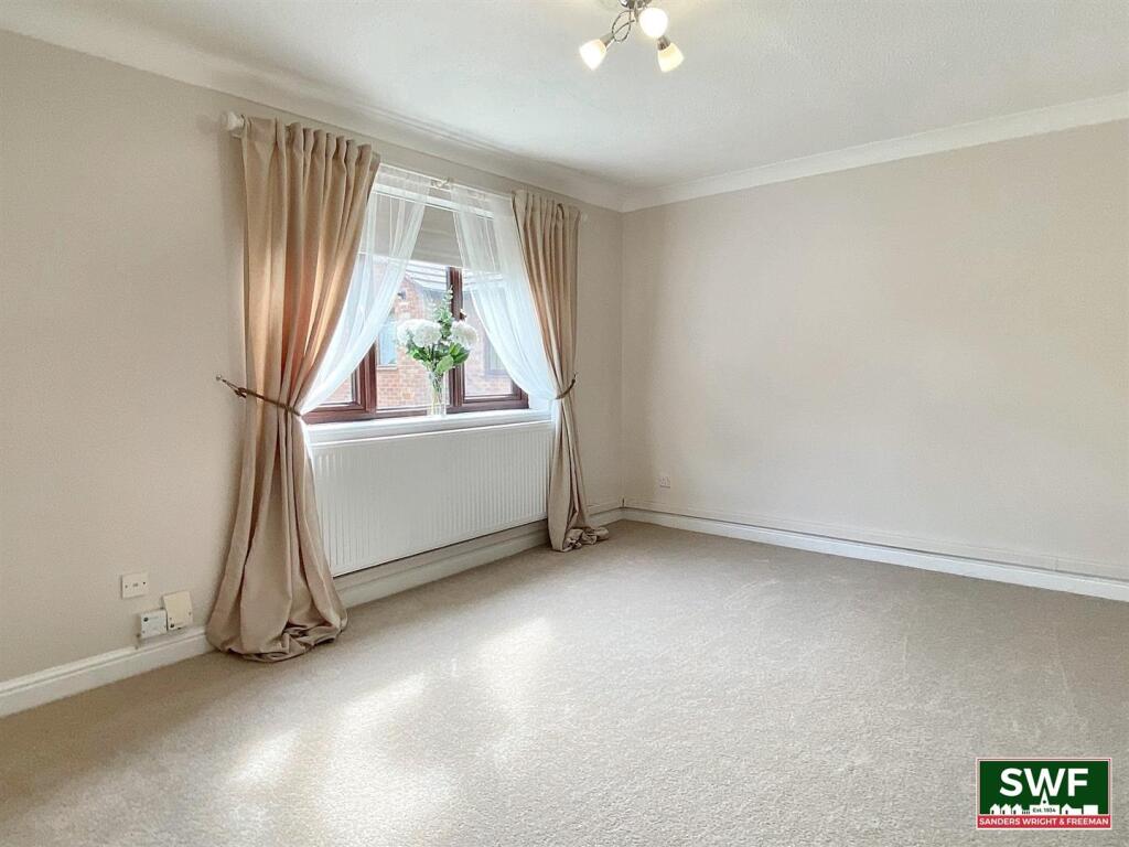 Living room1.jpg