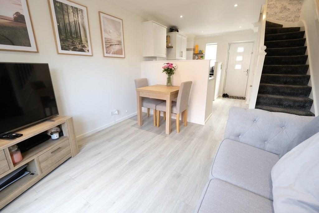 OPEN PLAN ROOM