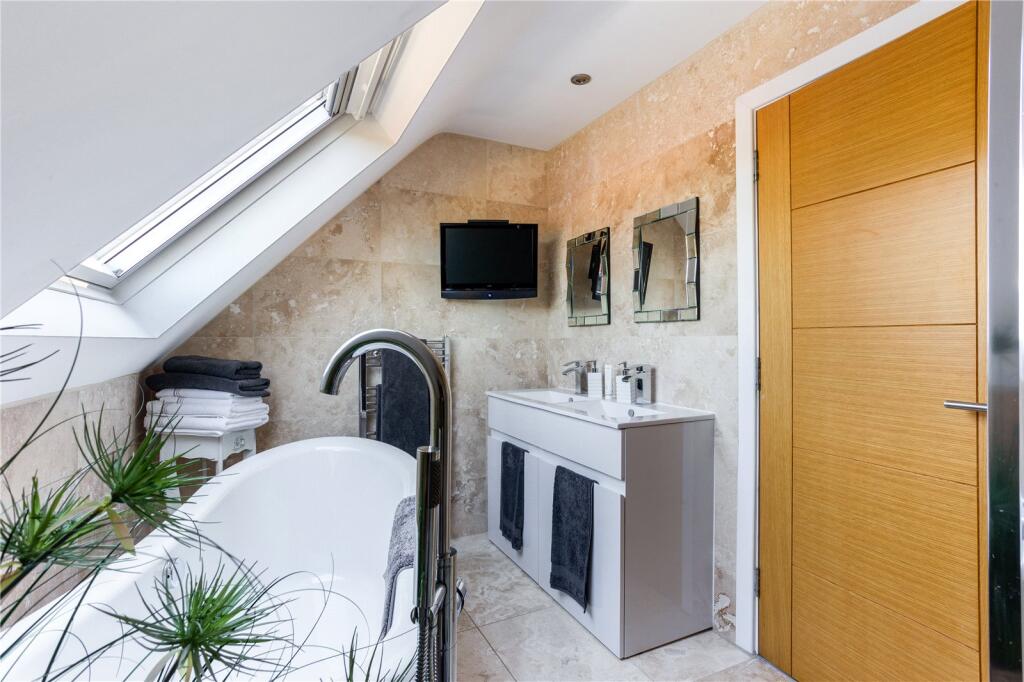 Bedroom One En Suite