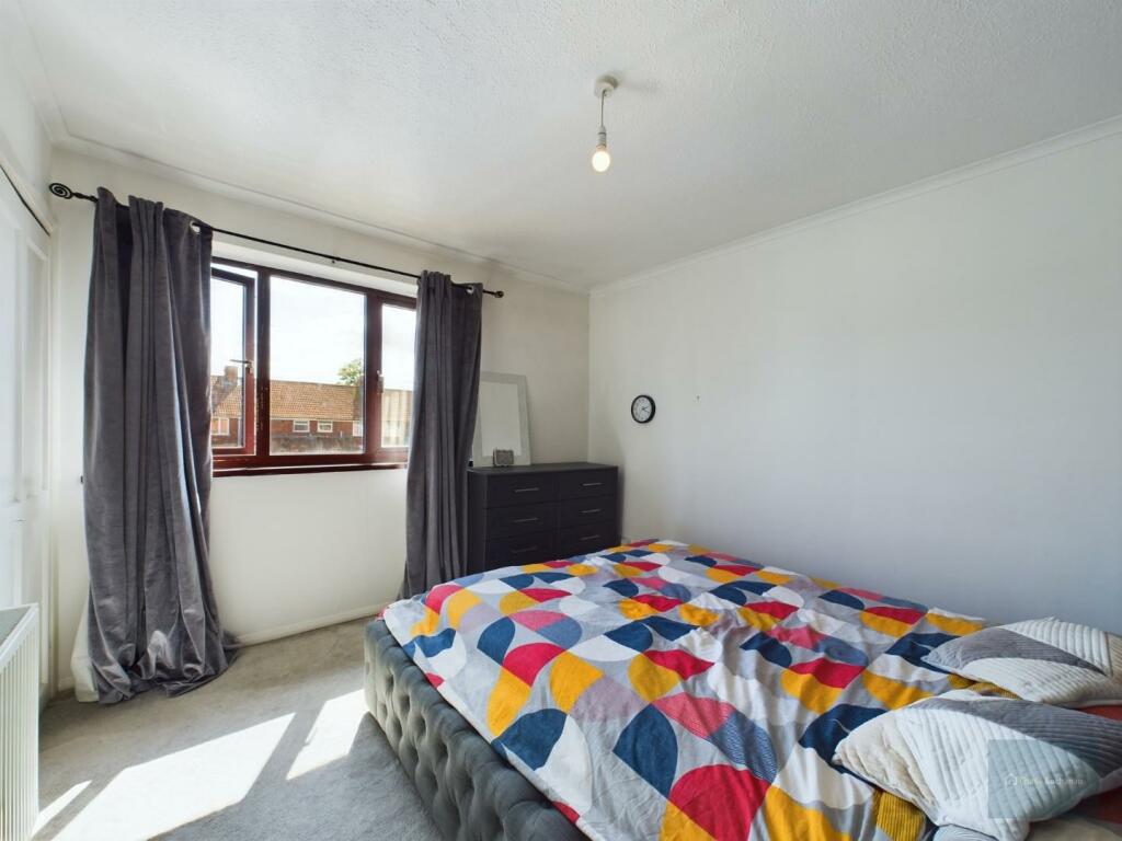 CAM02540G0-PR0026-ST