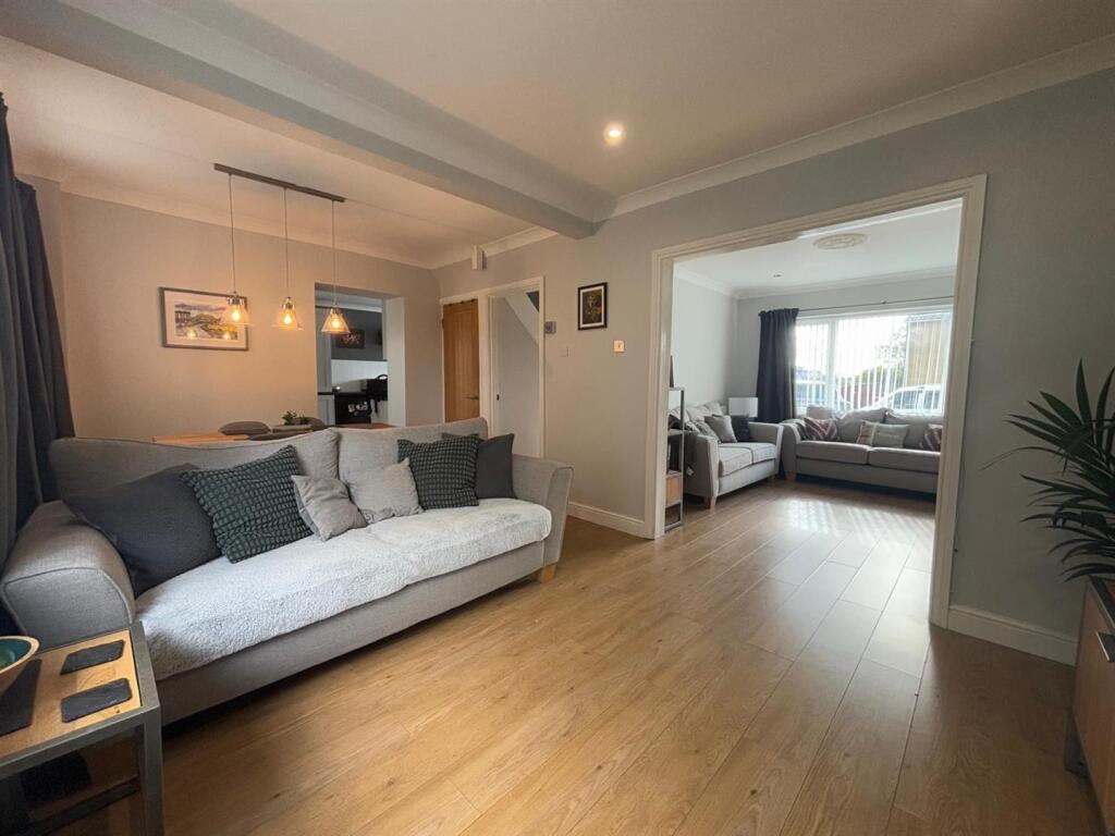 Pen-Y-Mynydd, Llanelli