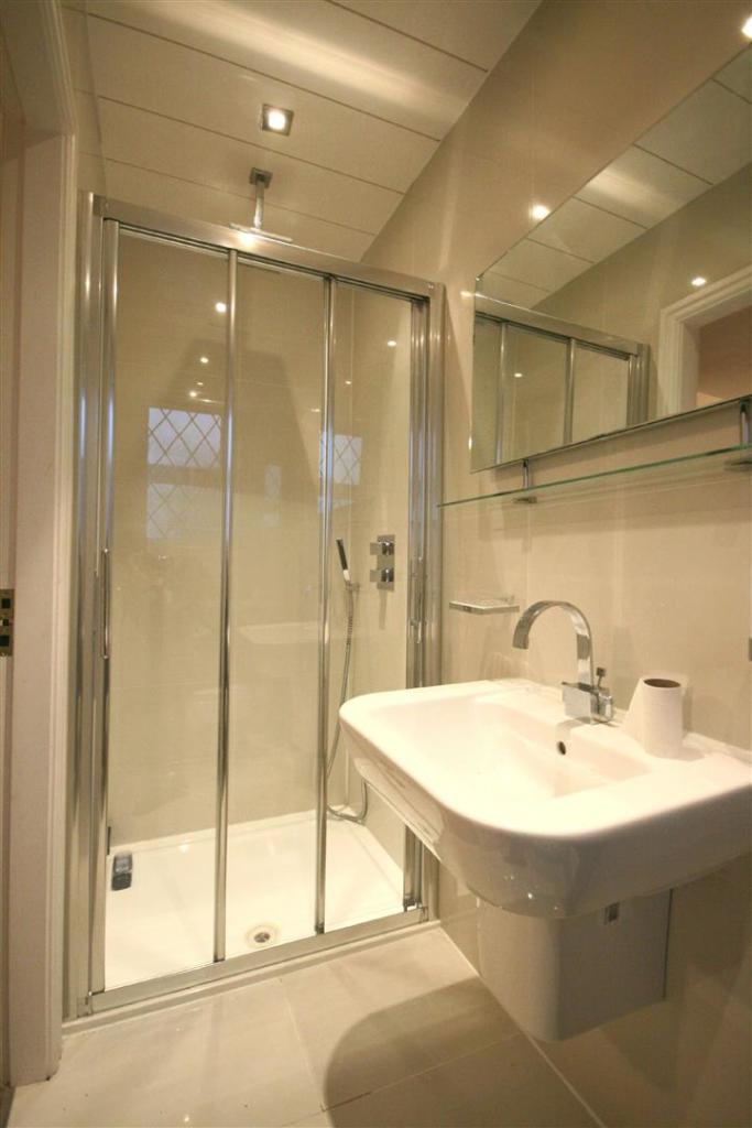 Bedroom 2 En-Suite 1