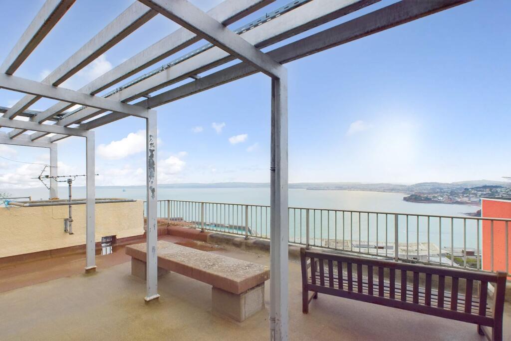 Roof terrace - communal