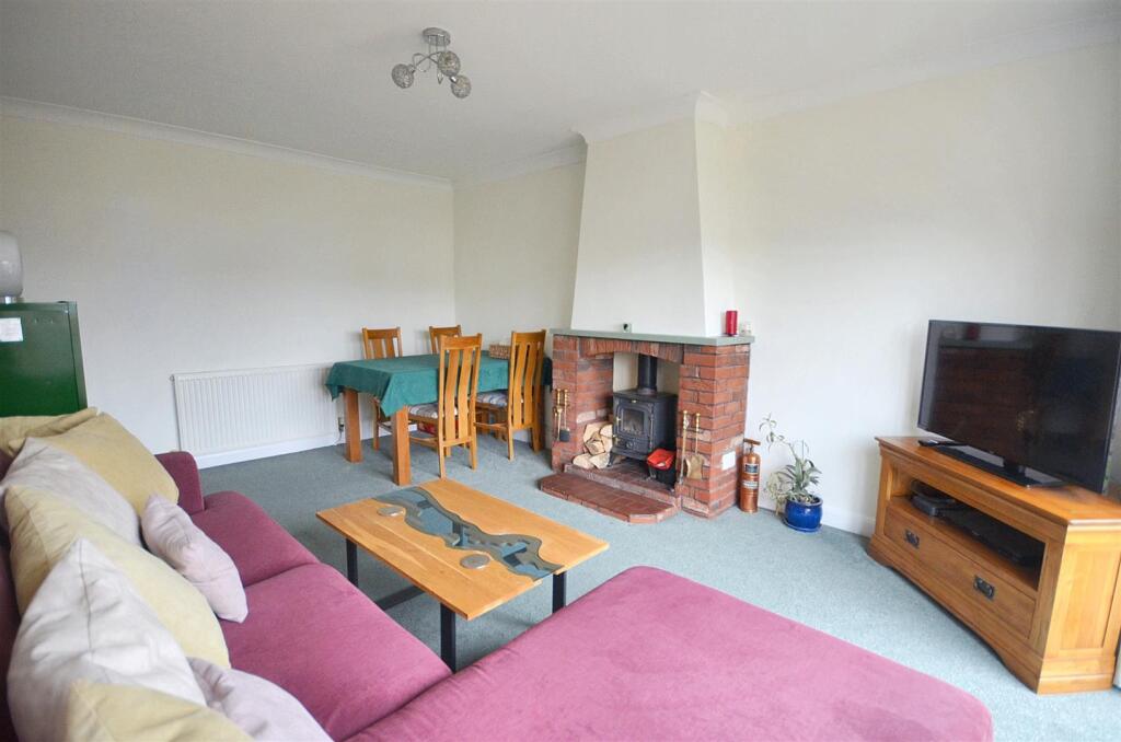 Sitting/Dining Room