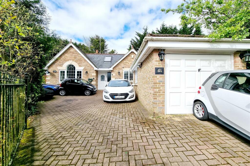 OFF STREET PARKING TO FRONT: