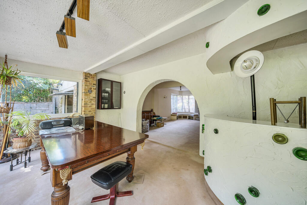 1349787-13-68baf3...