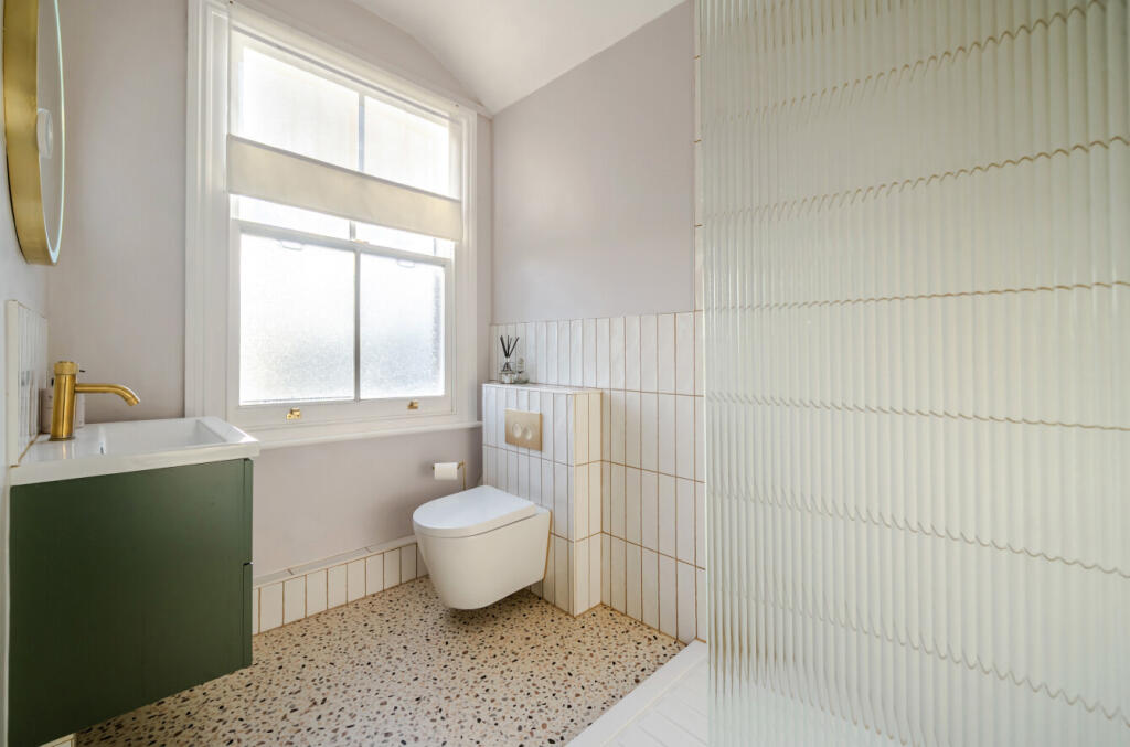 1387441-19-693fdd...