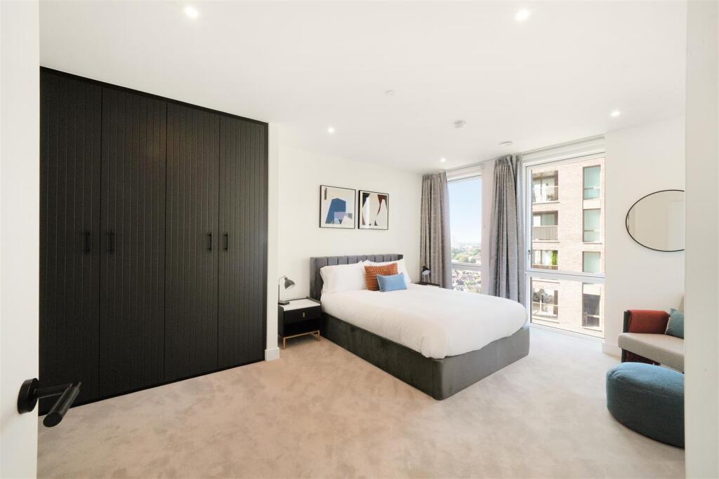 69 Silverleaf House, 1 Heartwood Boulevard - voAdD