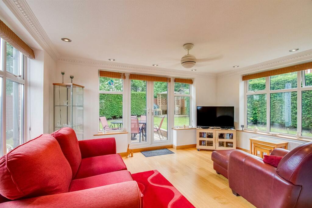 SITTING ROOM
