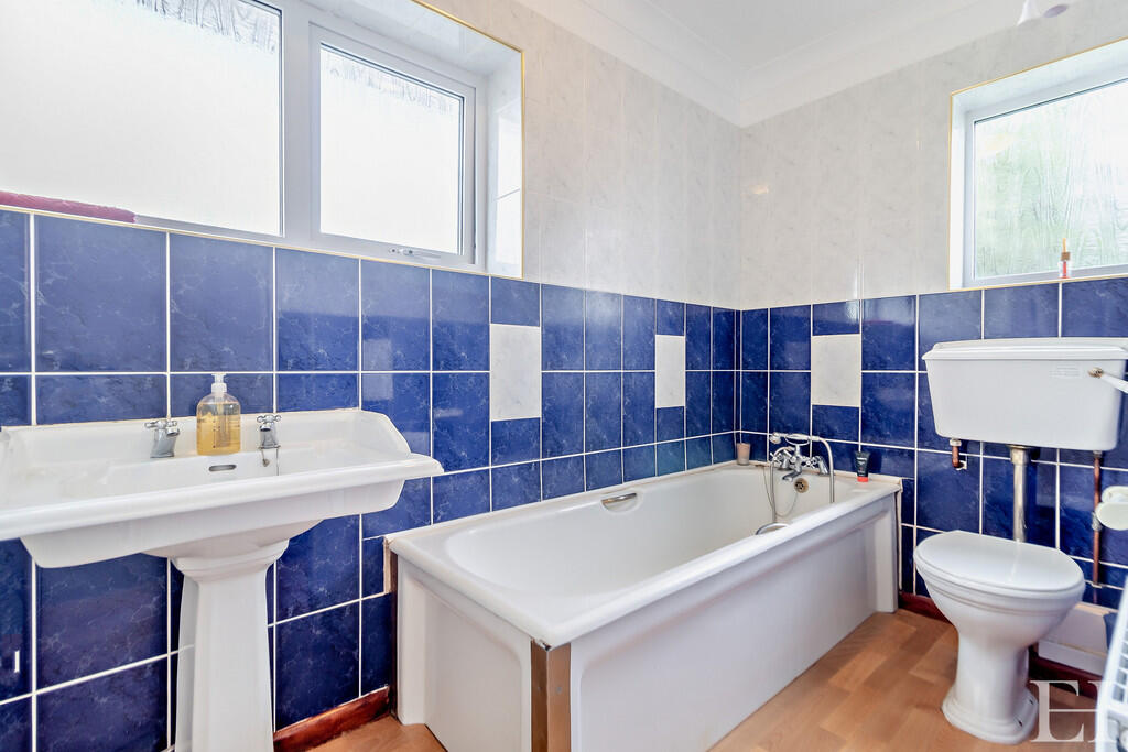 8626755-interiorW...