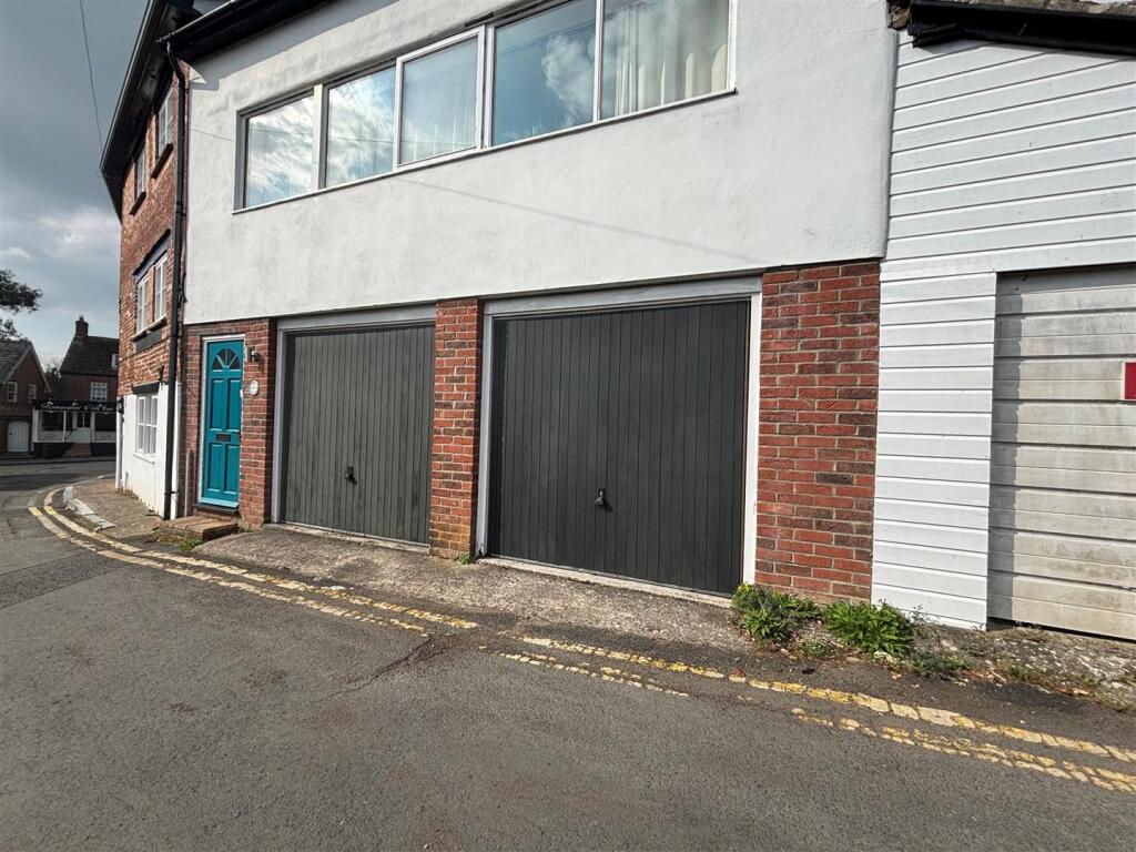 Garage to the right hand side