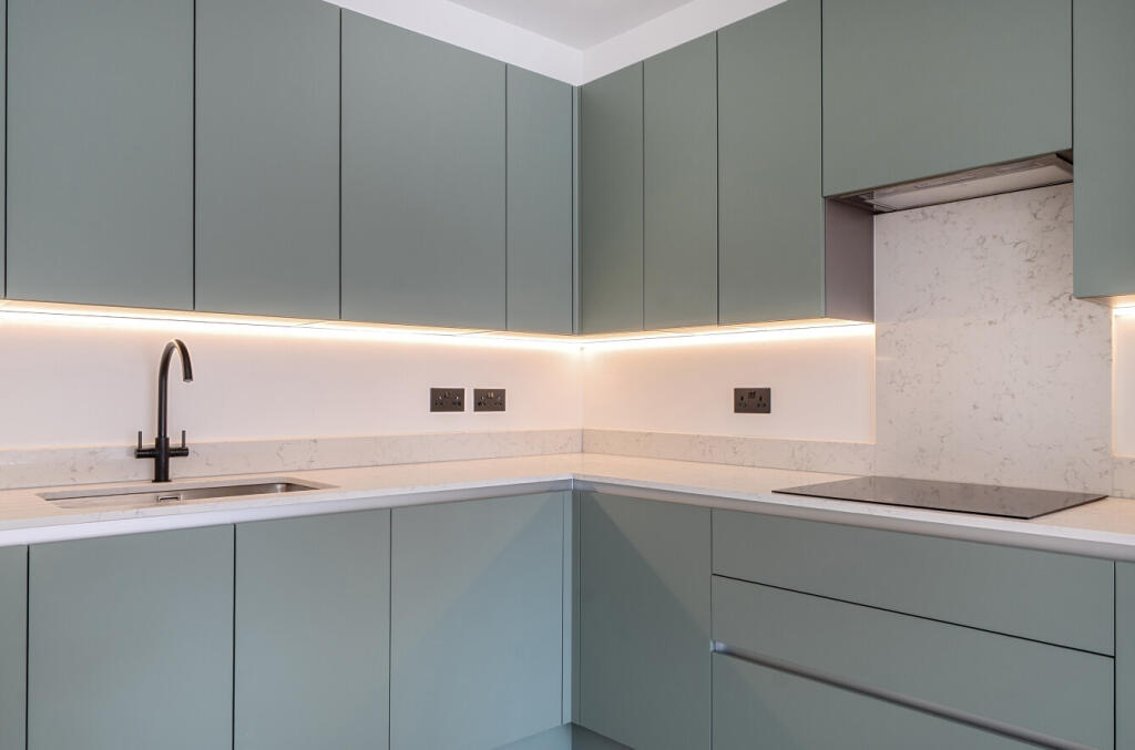 1354789-7-68c2b2b...