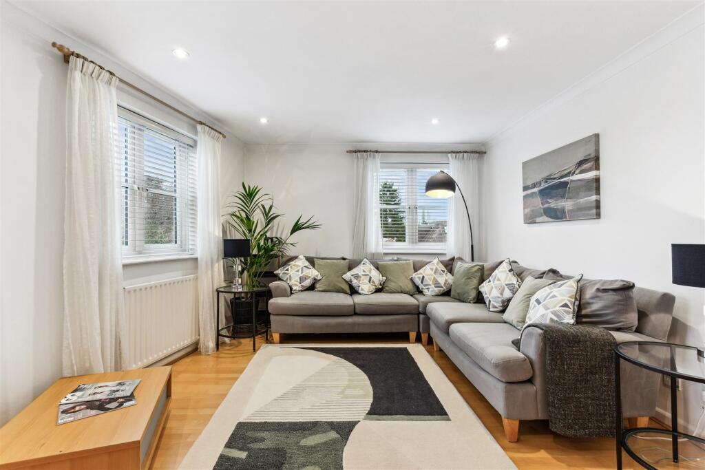 Fitzroy Crescent, W4 - FOR SALE