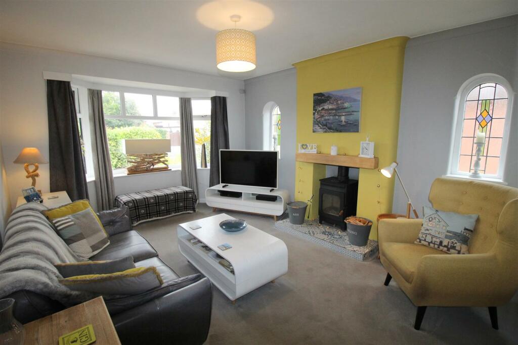 St Thomas Road, 78, lounge.JPG