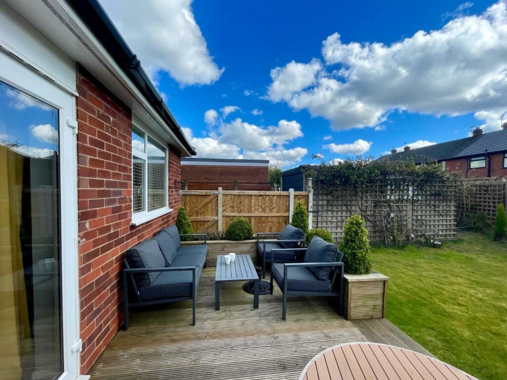 LulworthCres24gdn4.jpg