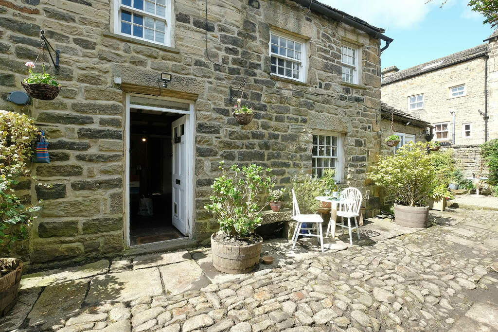 Cafe Court Yard
