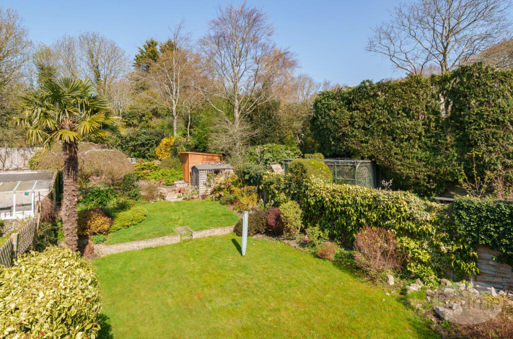 52d7db7b-7801-483...