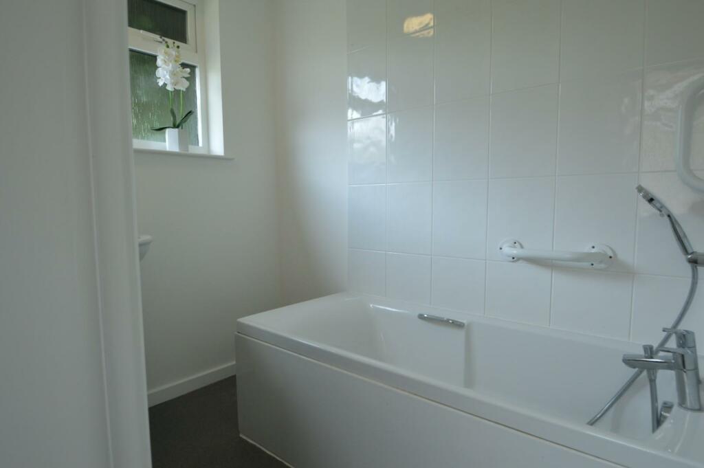Bathroom.JPG