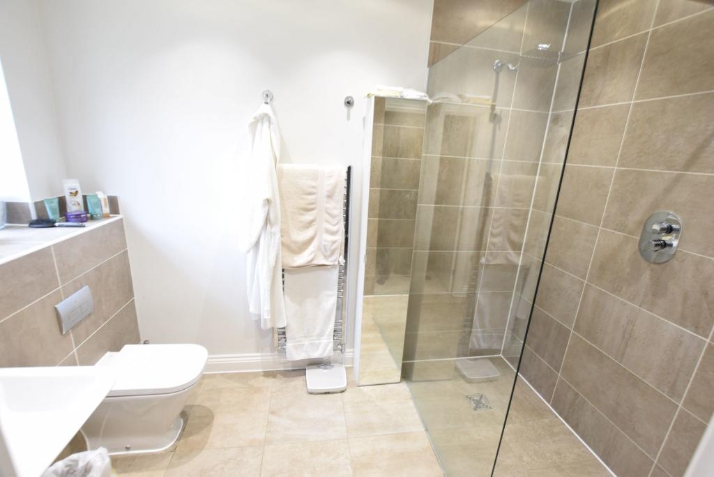 GROUND FLOOR SHOWER ROOM