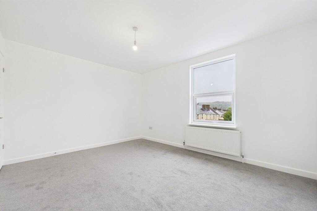 CAM01085G0-PR0569...