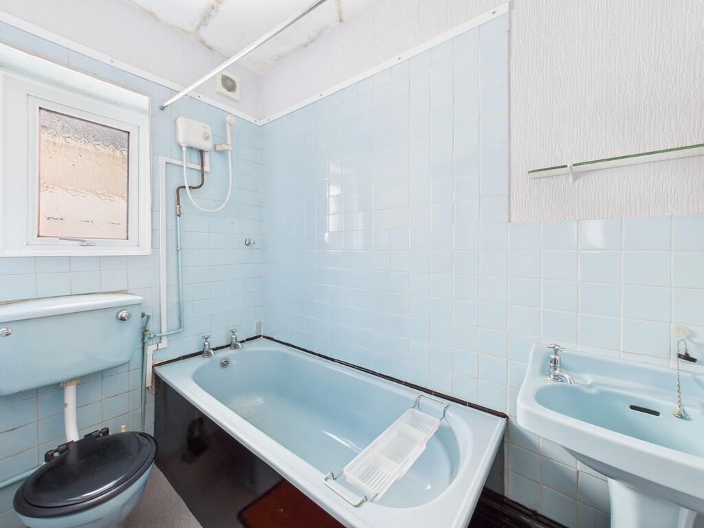 CAM03974G0-PR0215...