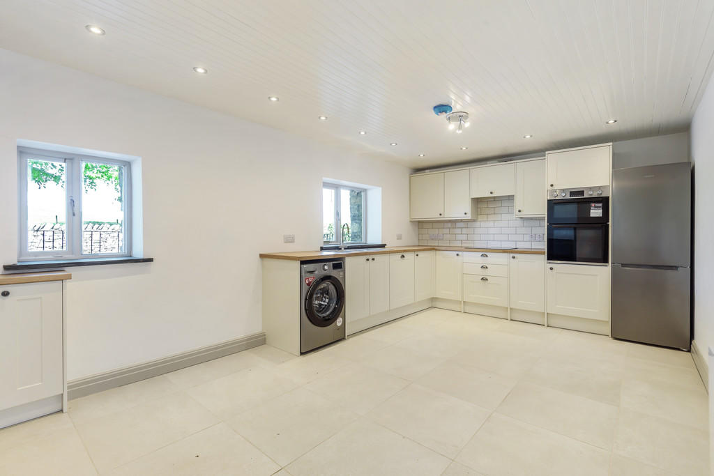 Spacious Kitchen ...