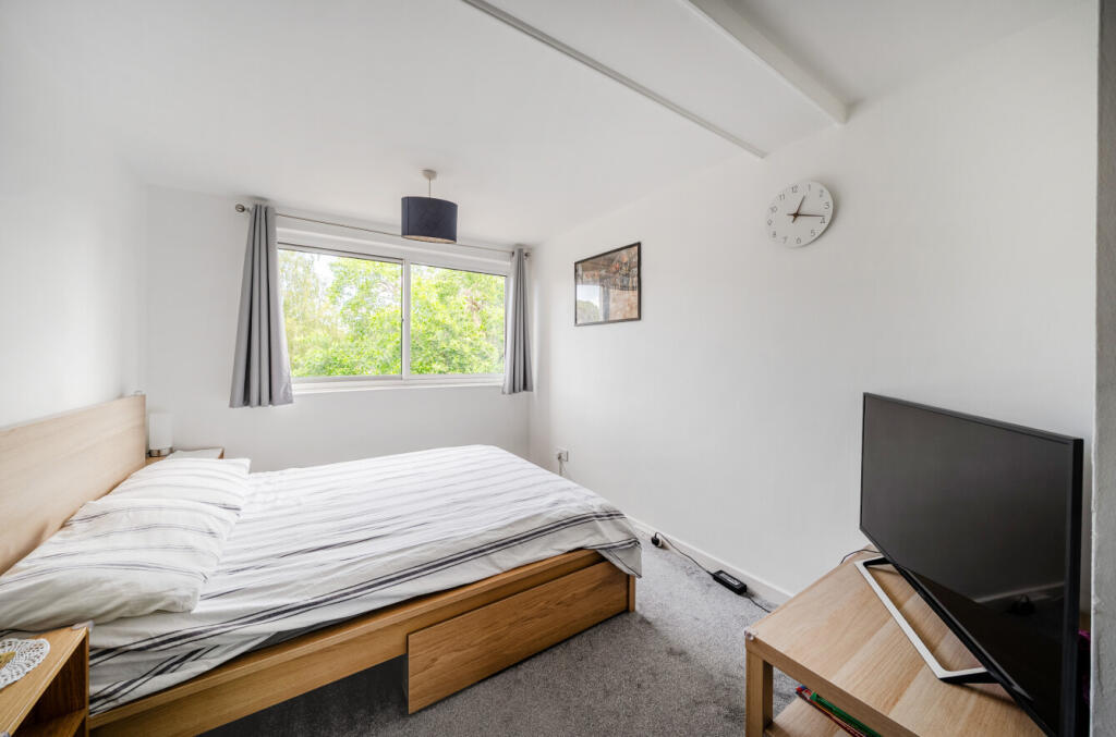 1313905-11-685a9c...