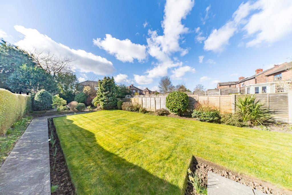 16 Old Lane garden 2.jpg