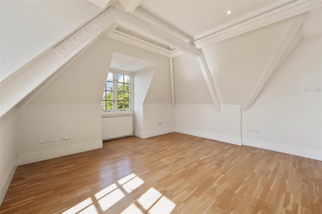 54 RIDGEWAY,6.jpg