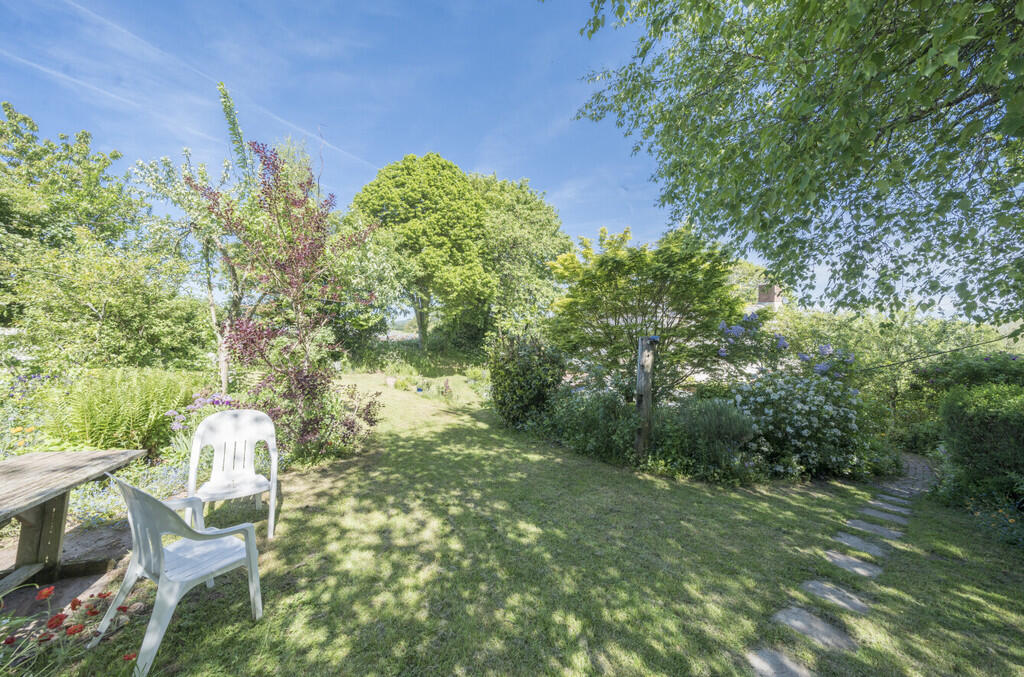 1296449-8-6825d05...