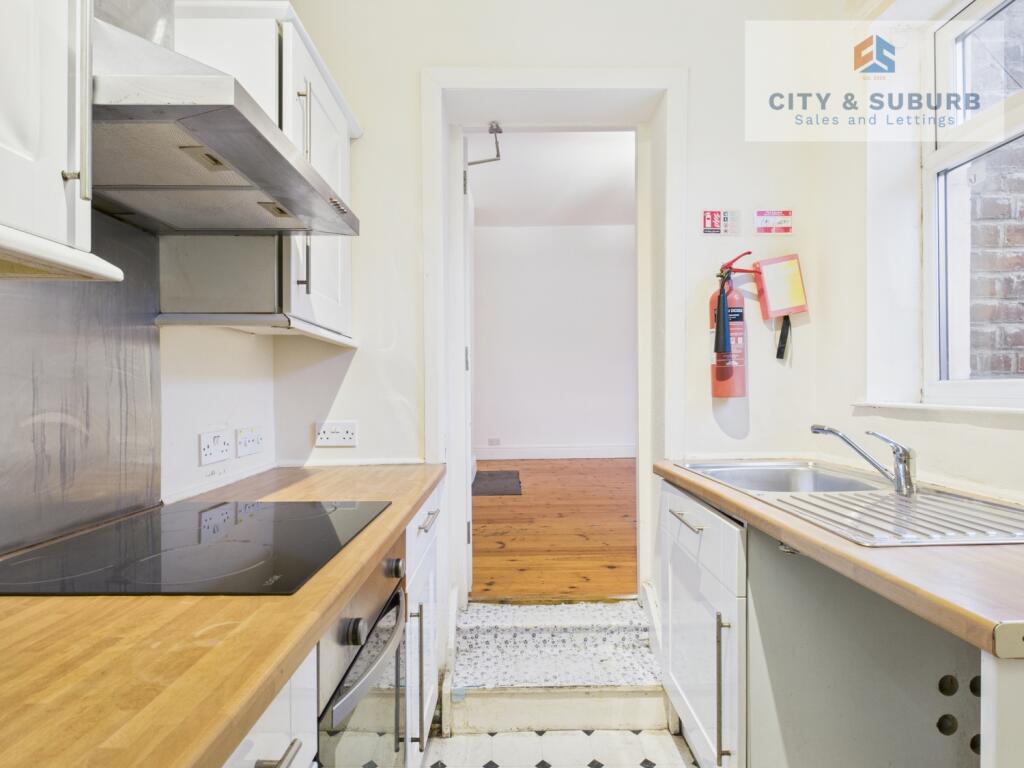 CAM01351G0-PR0195-STILL001