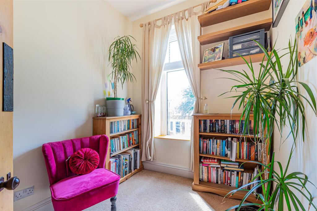 Amesbury Road 47-15.jpg