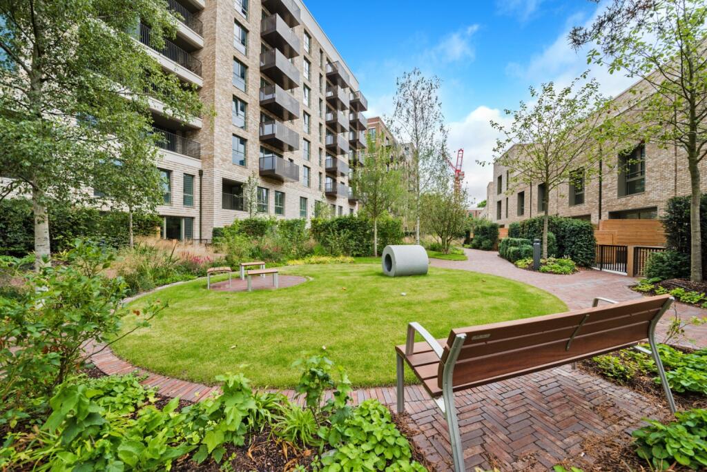 ELEPHANT PARK EXTERN