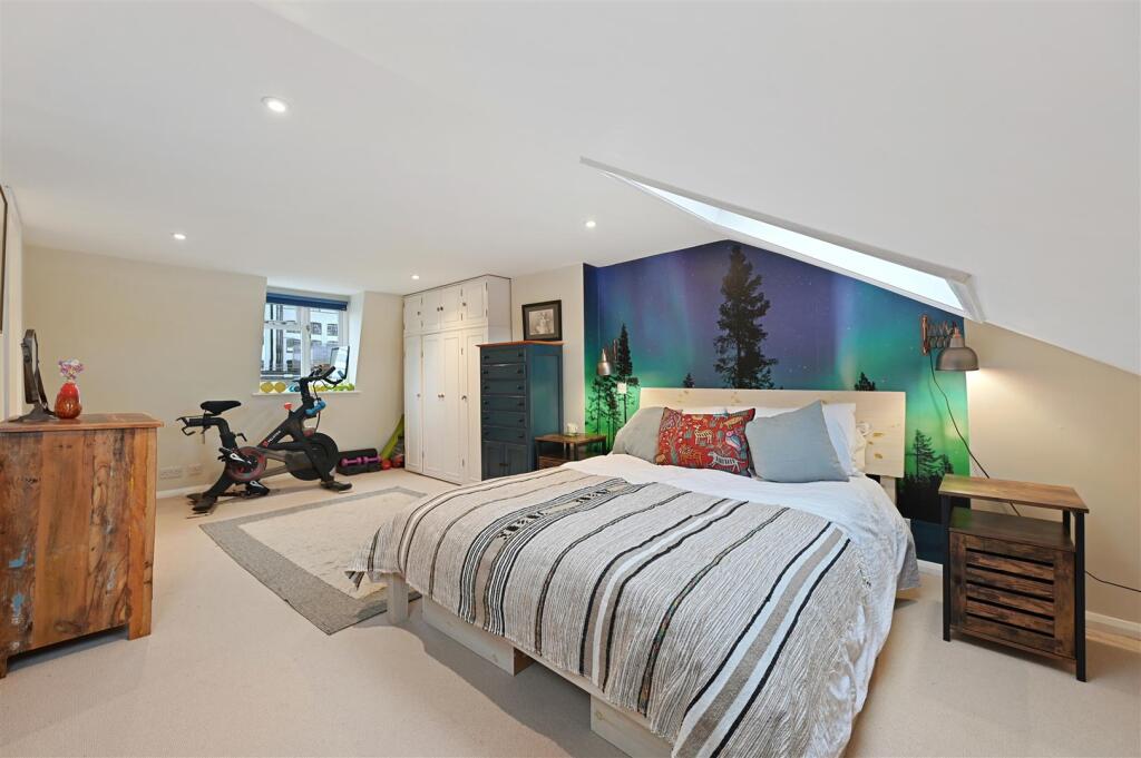 Bradmore Park Road - BedroomF3 (1).JPG