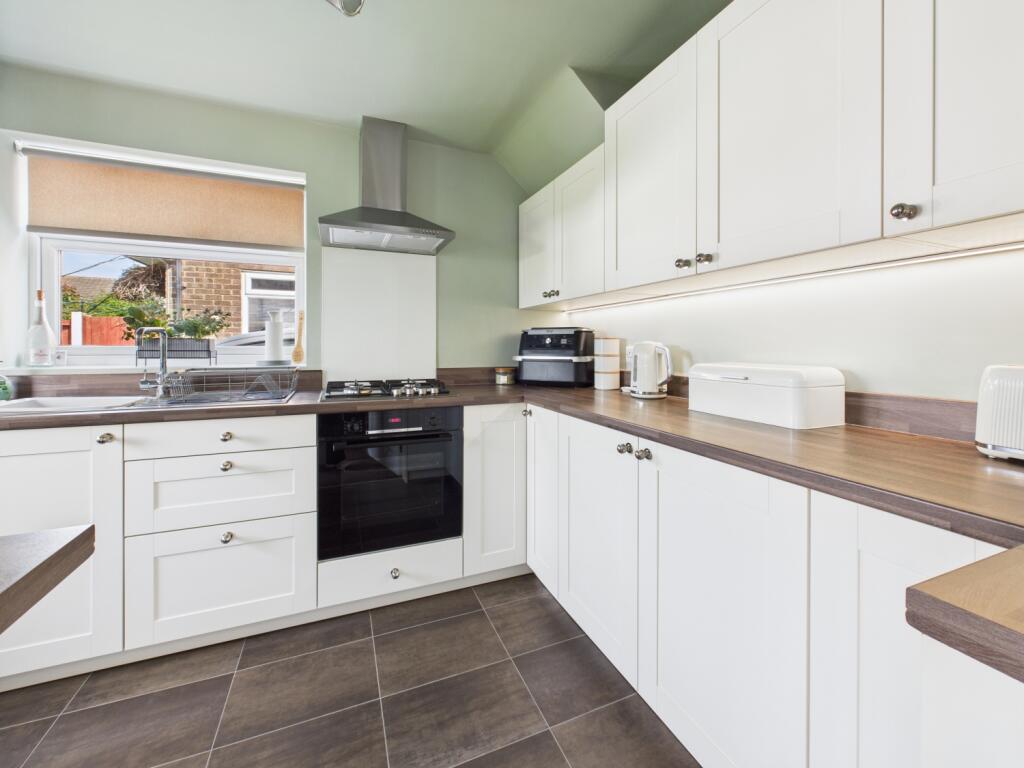 CAM03729G0-PR0064-STILL016