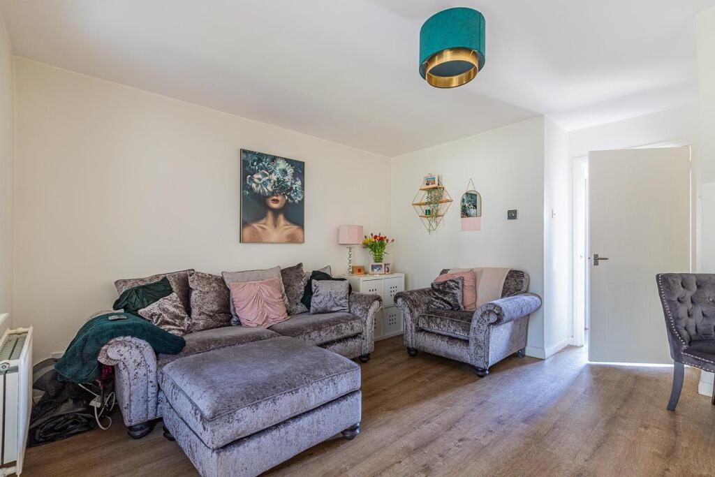 15 clos y gwalch.jpg