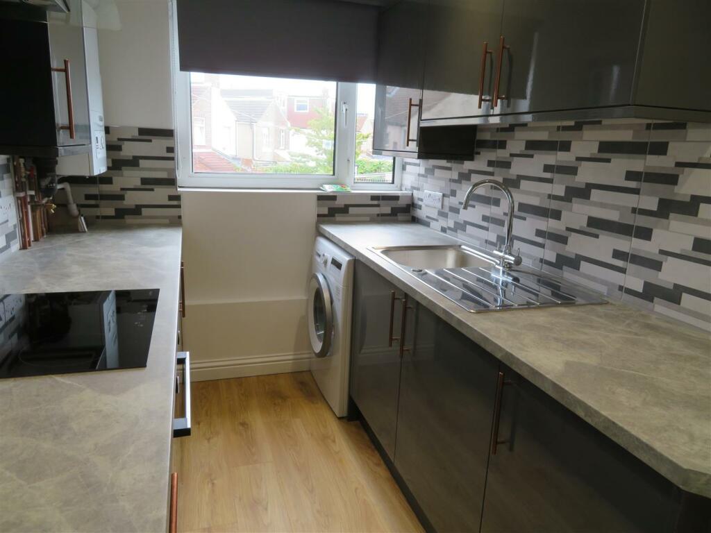 13 Milverton Kitch6.JPG