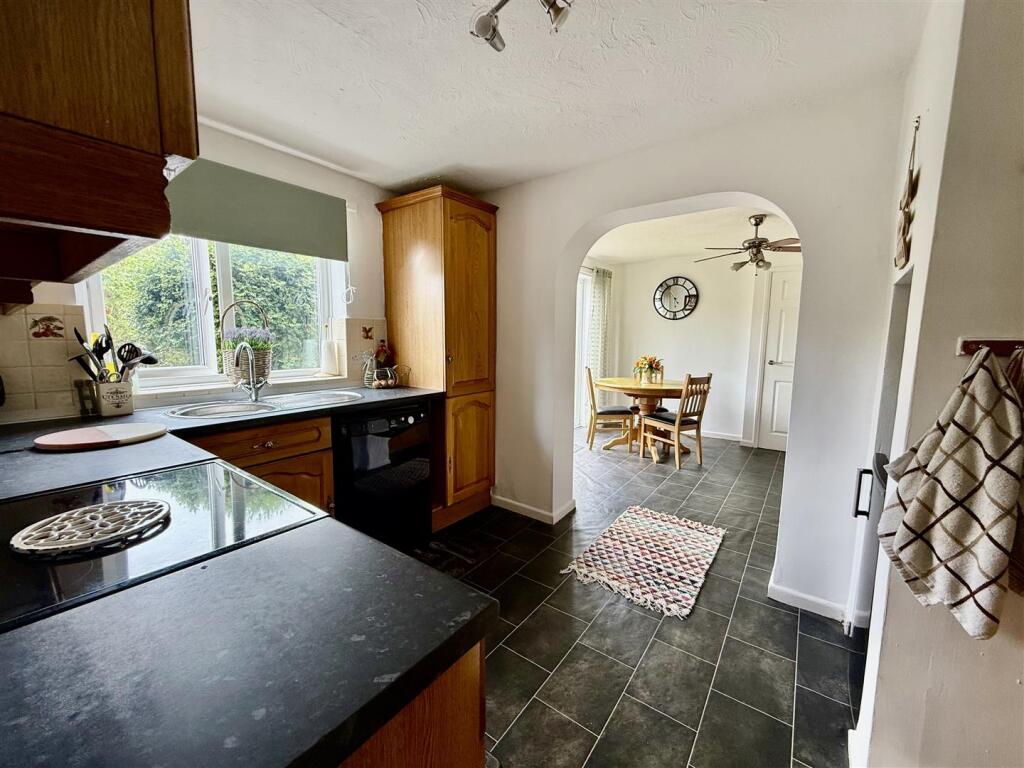 KITCHEN/DINER