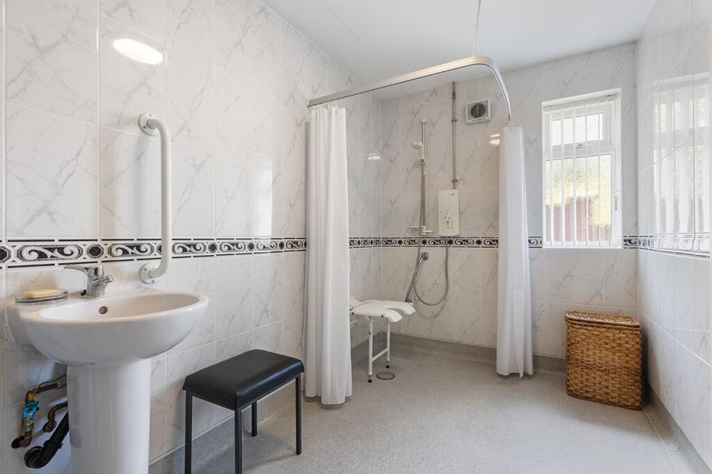 Annexe wet room
