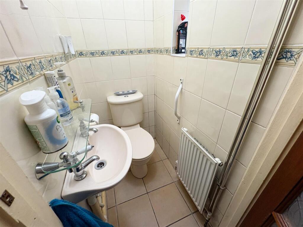 Downstairs WC (1).jpg