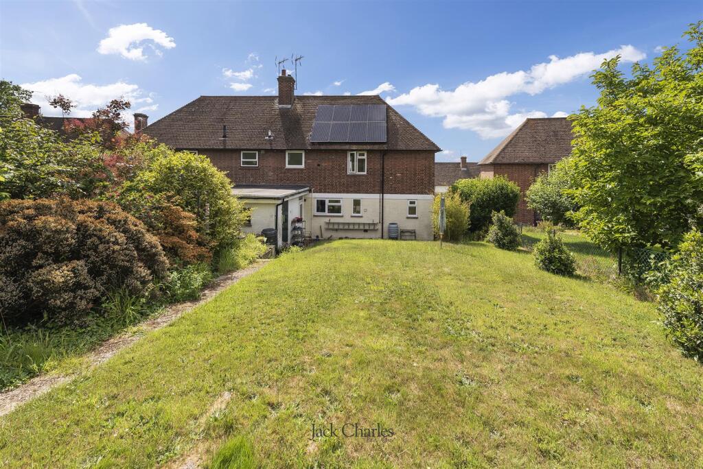 43 Burns Crescent, TN9 2PT 013.jpg