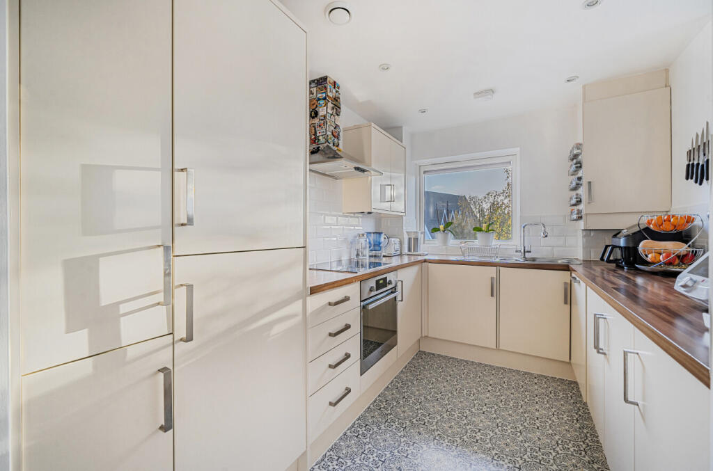 1381868-16-691b43...